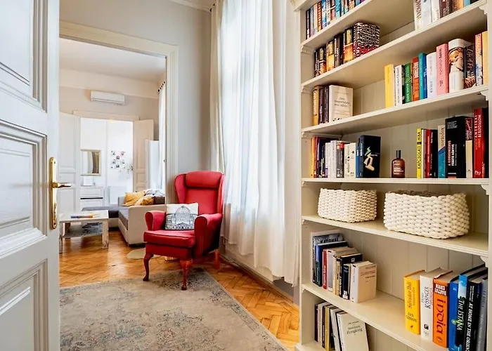 Peace In Downtown * Budapest